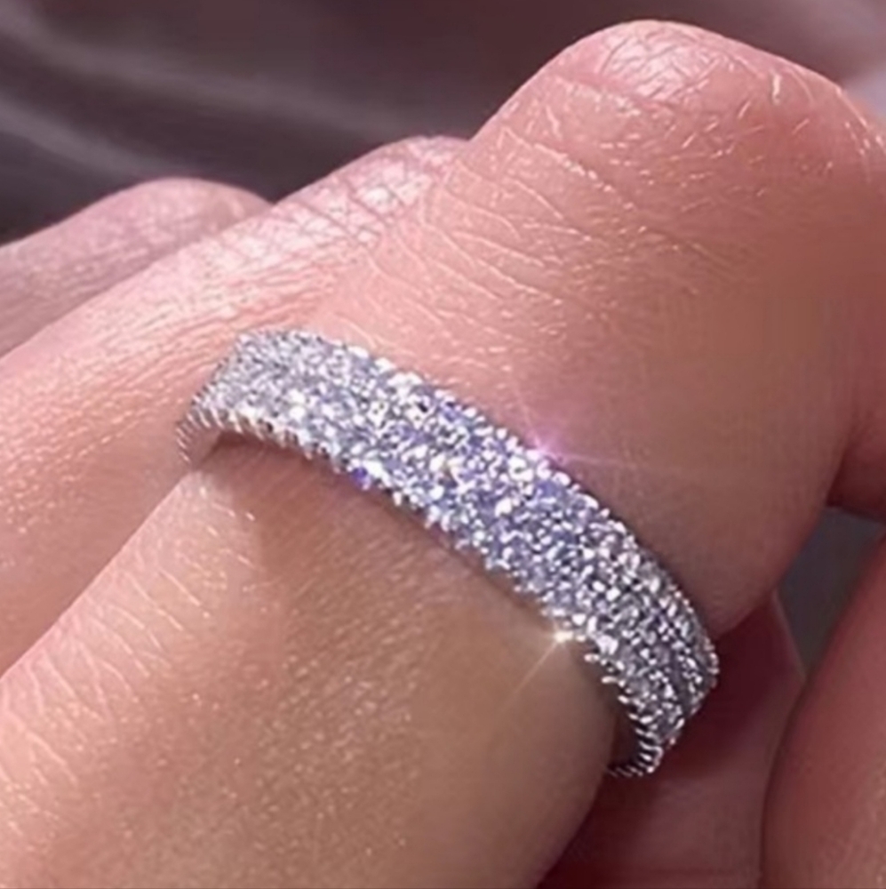 Elegant Silver Ring